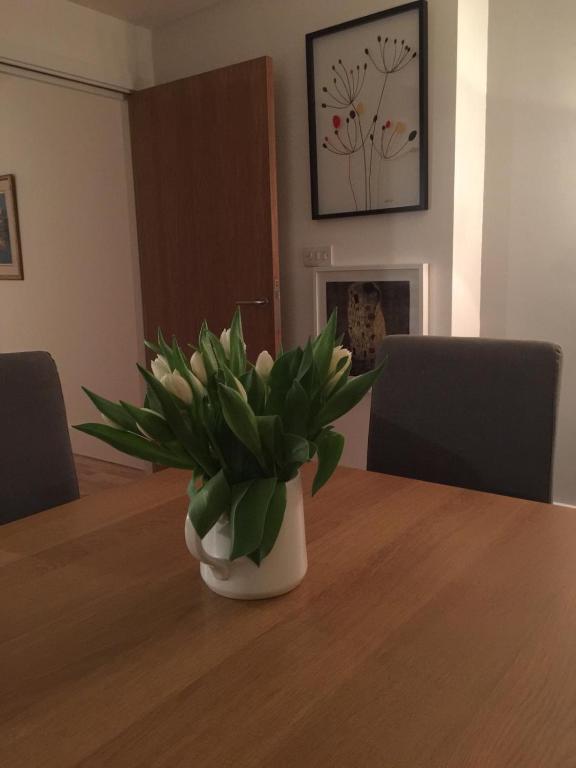 Lets Holiday In London Greenwich - Two-Bedroom Apartment