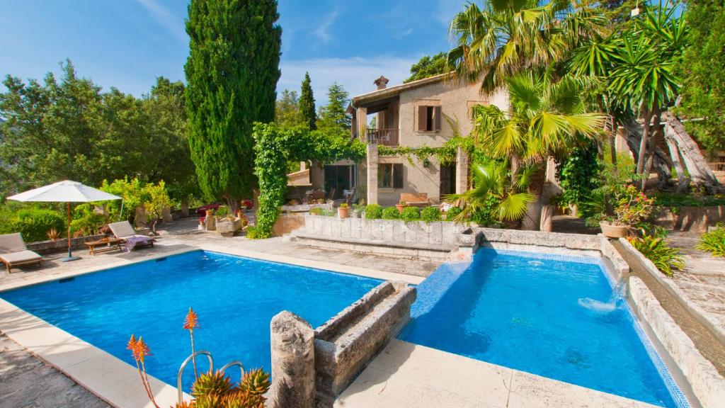 Bazén v ubytovaní Finca GARROVERA Pollensa by Mallorca Villa Selection alebo v jeho blízkosti