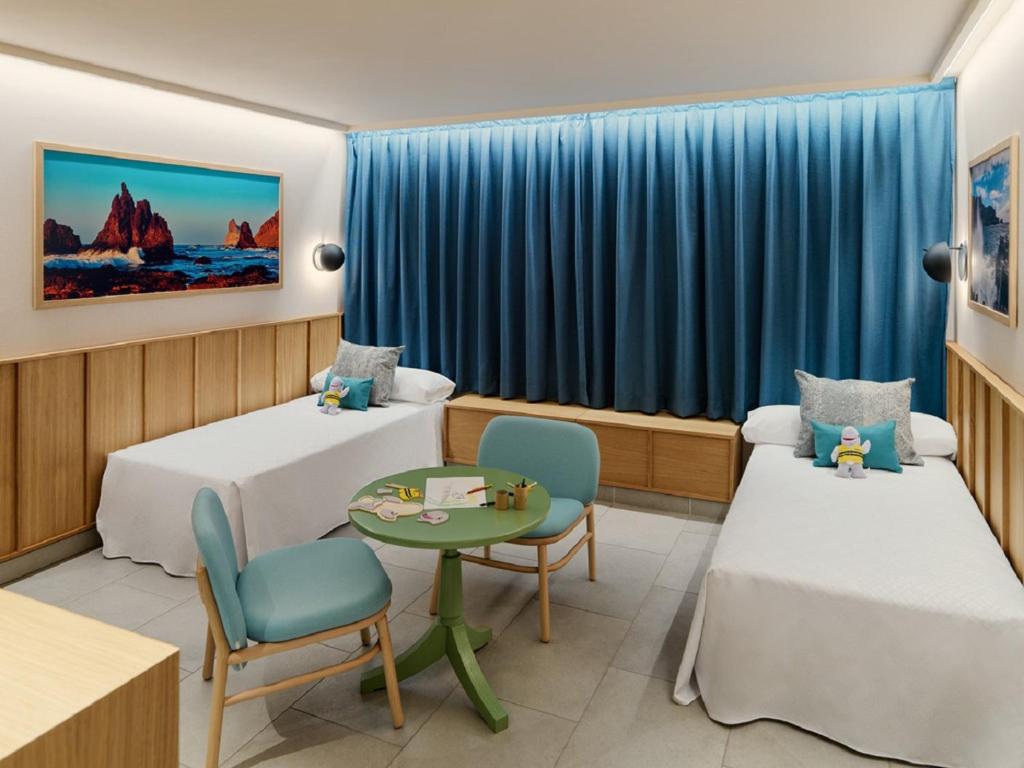 Adrián Hoteles Roca Nivaria - 