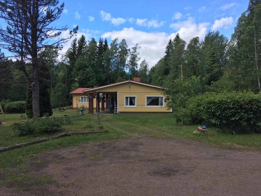 Pyhtää Garden Villa - Villa Con Vista Al Jardín
