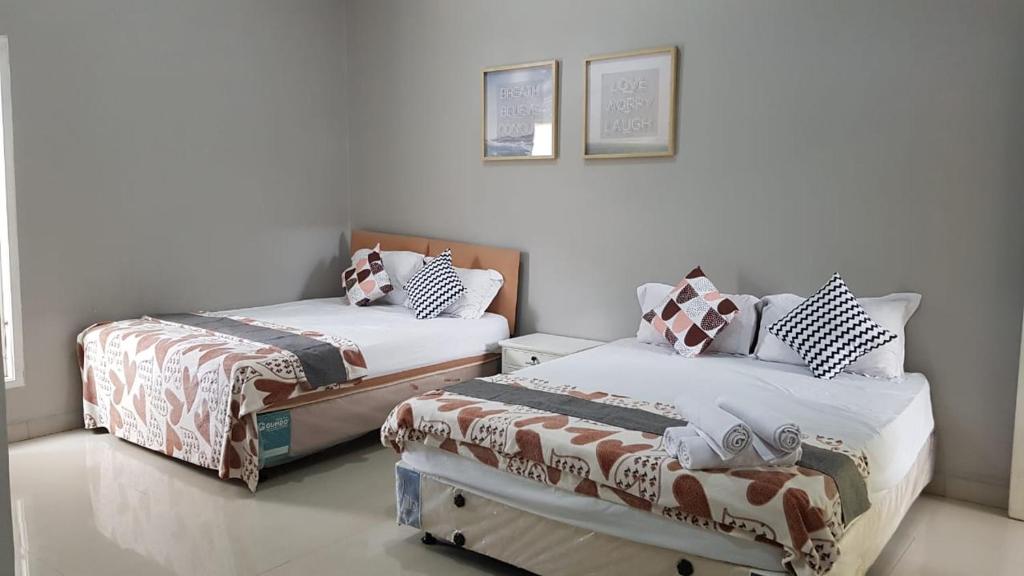 Royal Mermaid - Family Room