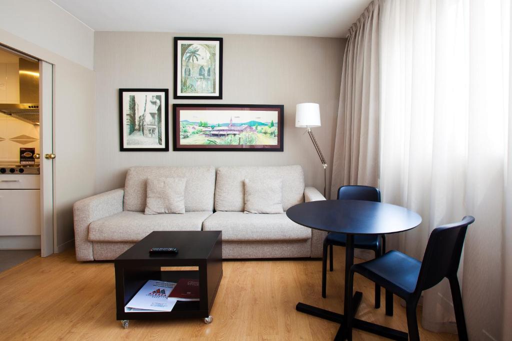 Aparthotel Atenea Barcelona - Resim 29