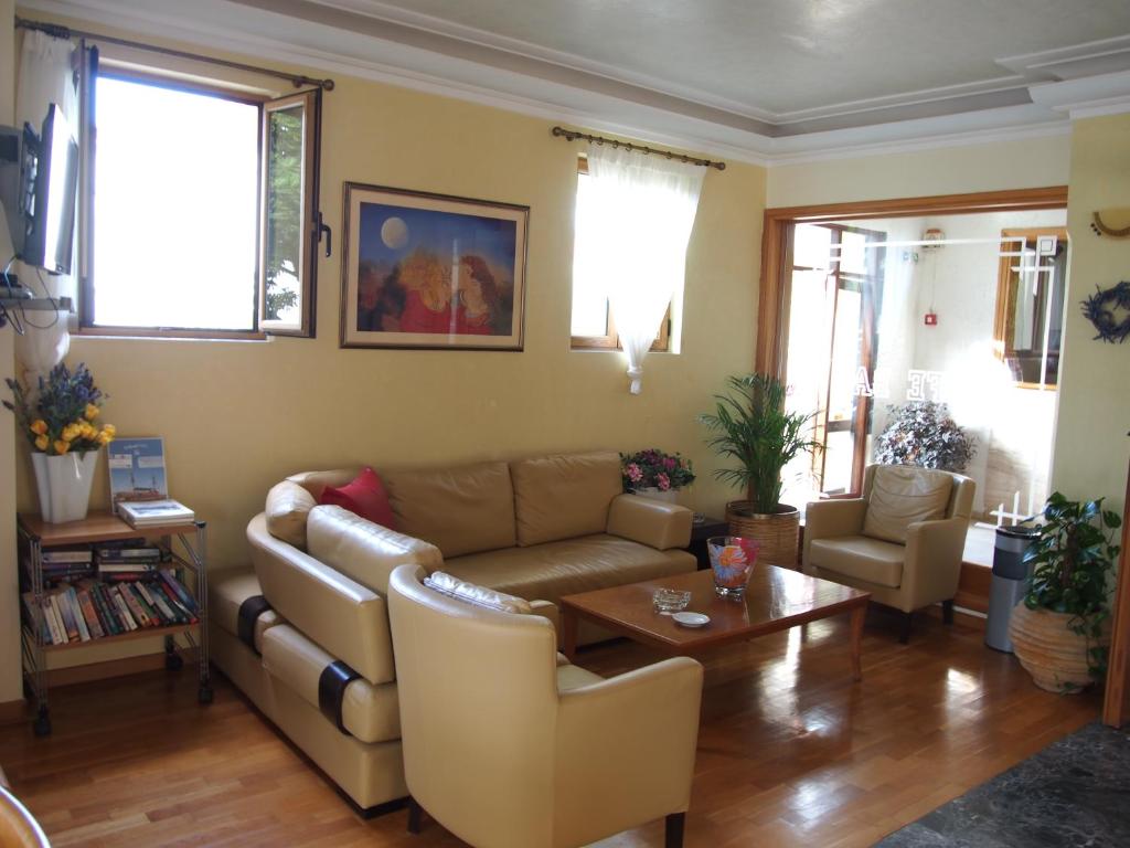 Posezení v ubytování HOTEL STOUPA
