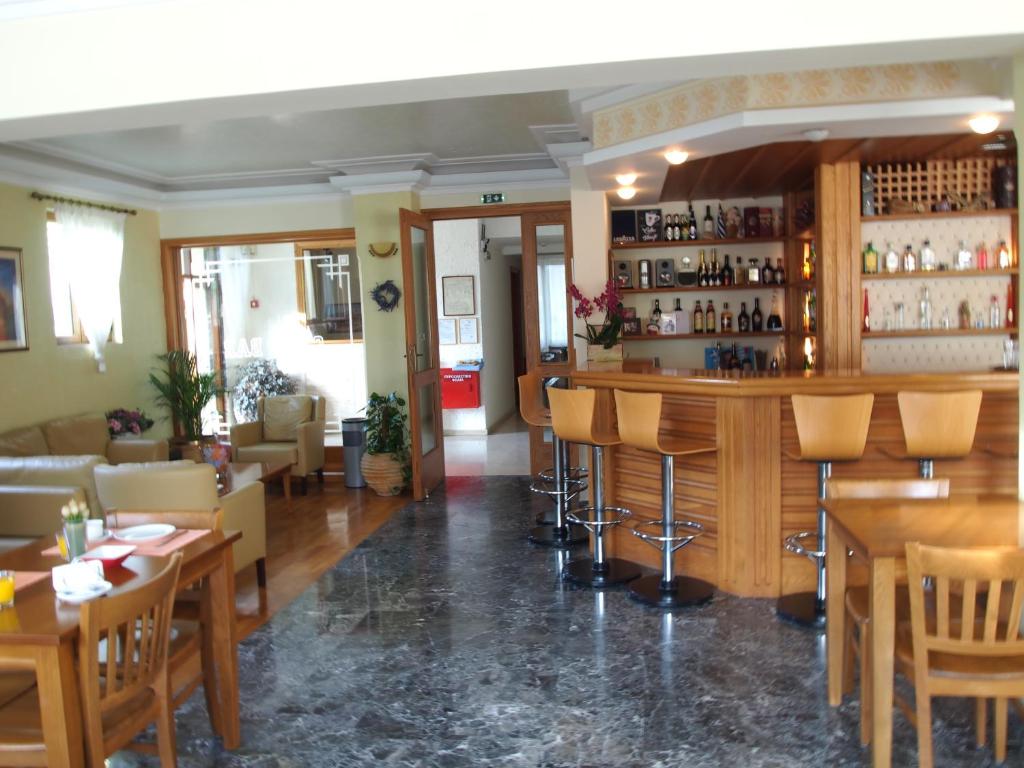 Lounge nebo bar v ubytování HOTEL STOUPA
