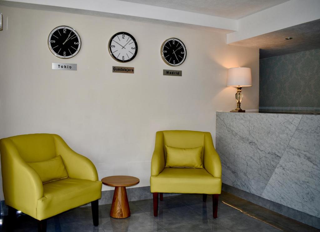 Posezení v ubytování Country Hotel & Suites