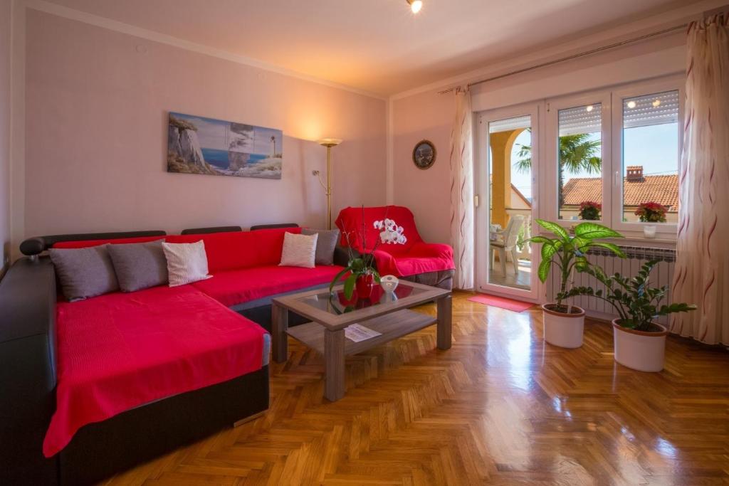 Fotografie z fotogalerie ubytování Two-Bedroom Apartment in Crikvenica XI v destinaci Crikvenica