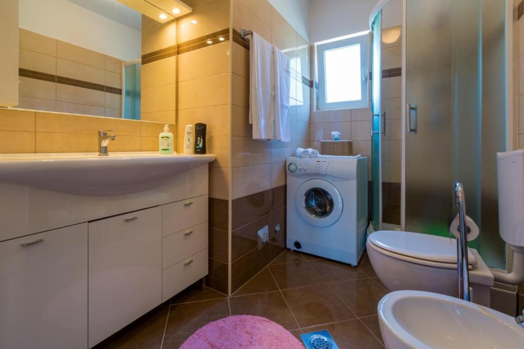 Fotografie z fotogalerie ubytování Two-Bedroom Apartment in Crikvenica XI v destinaci Crikvenica
