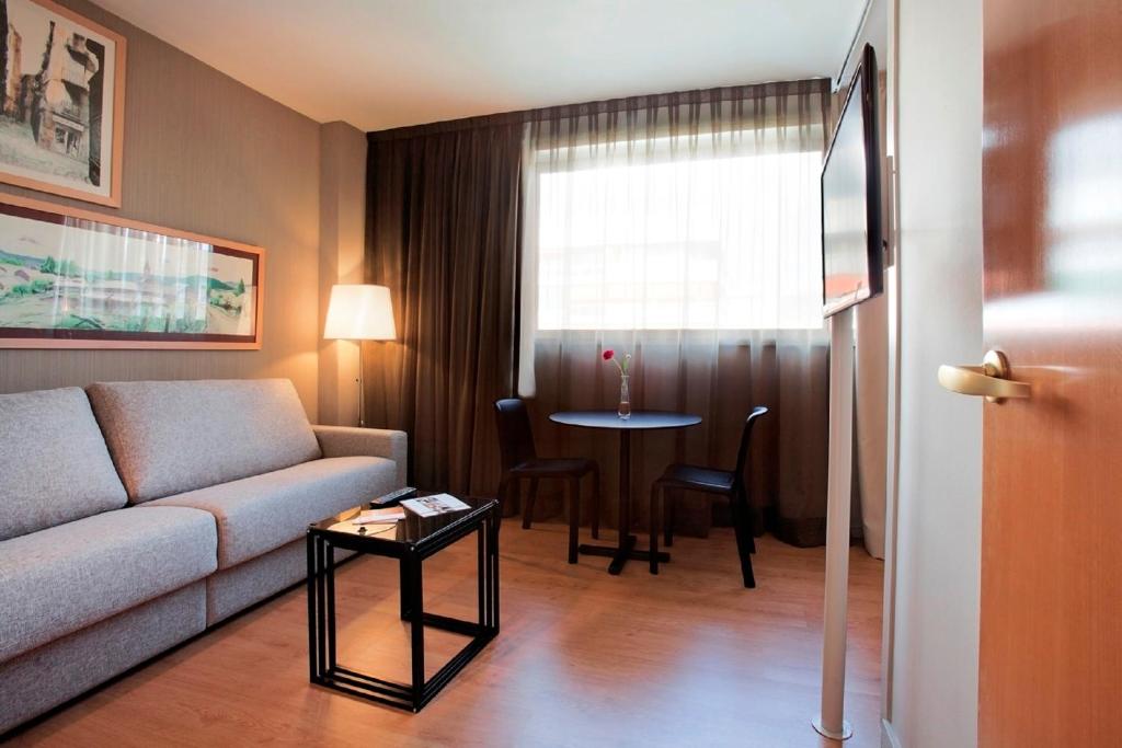 Aparthotel Atenea Barcelona - Resim 31