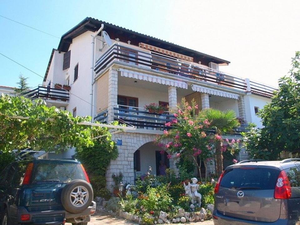 Budova, v ktorej sa apartmán nachádza