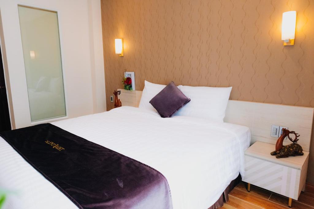 Silent Night Dem Lanh Hotel - 15