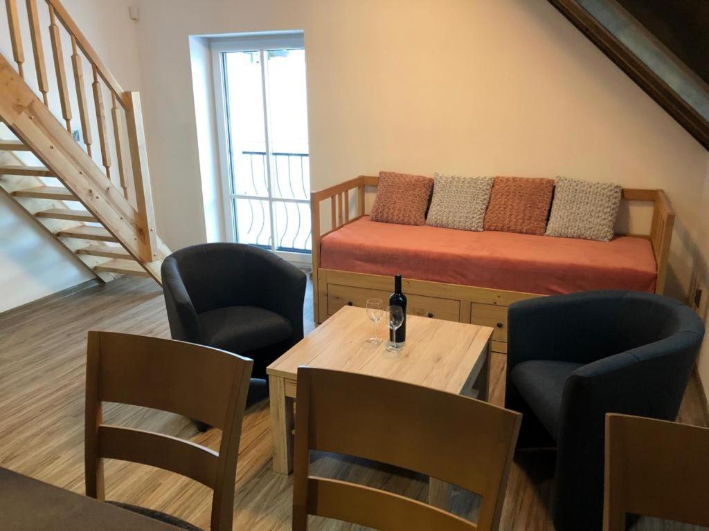 Część wypoczynkowa w obiekcie Apartmán Barborka 07 Horní Malá Úpa