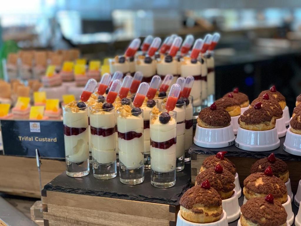 Makanan di atau berdekatan hotel