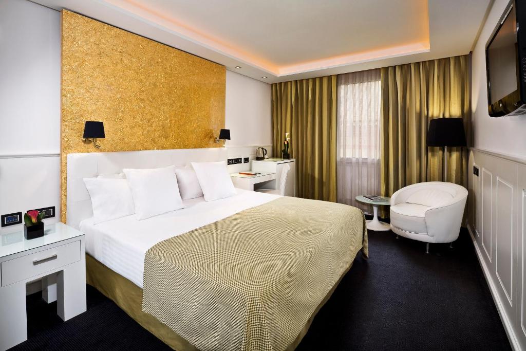 Hotel Colón Gran Meliá - The Leading Hotels of the World ...