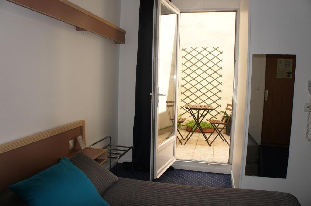 Hôtel Edgar Quinet - Resim 14