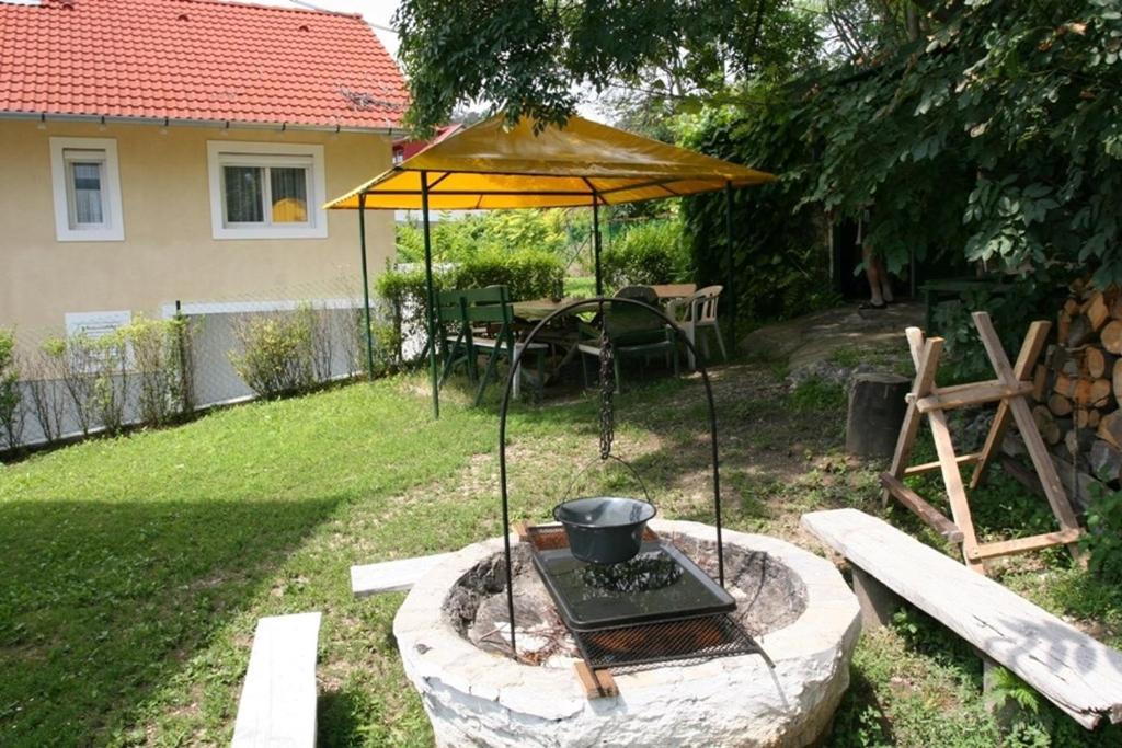 Fotografia z galérie ubytovania Holiday home in Vonyarcvashegy 20268 v destinácii Balatongyörök