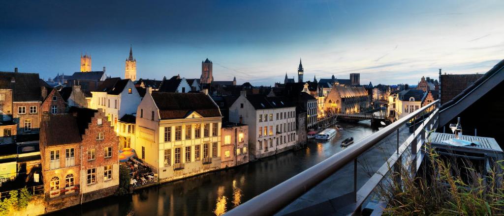 Nespecifikovaný výhled na destinaci Gent nebo výhled na město při pohledu z hotelu