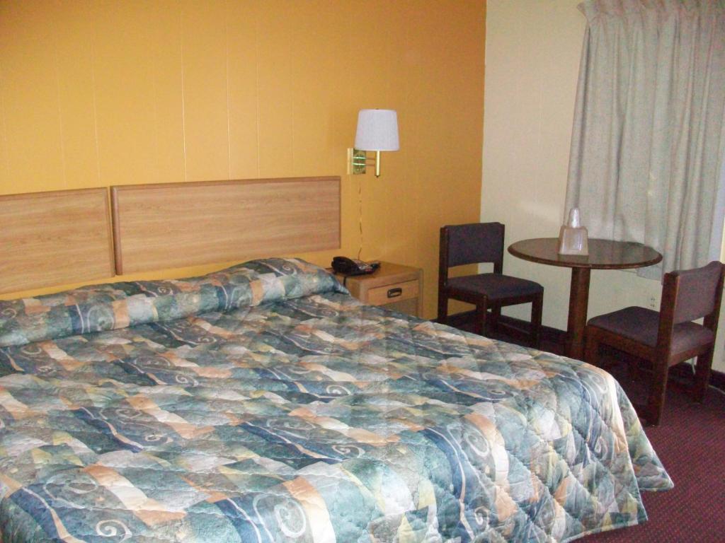 En eller flere senge i et værelse på Skyland Inn - Bristol