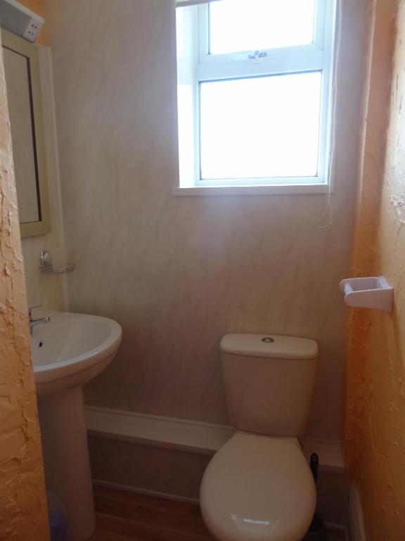 Lindisfarne Holiday Apartments - Families & Couples Only - Appartement 5 - Eerste Verdieping