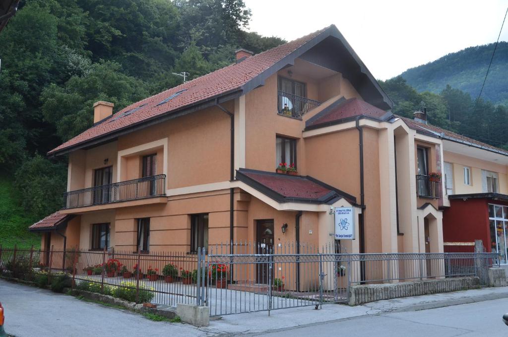 Budova, kde se penzion nachází