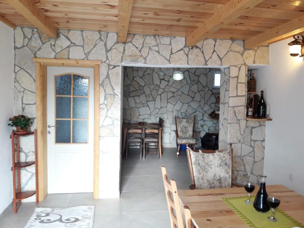 Pensions Airport - 8