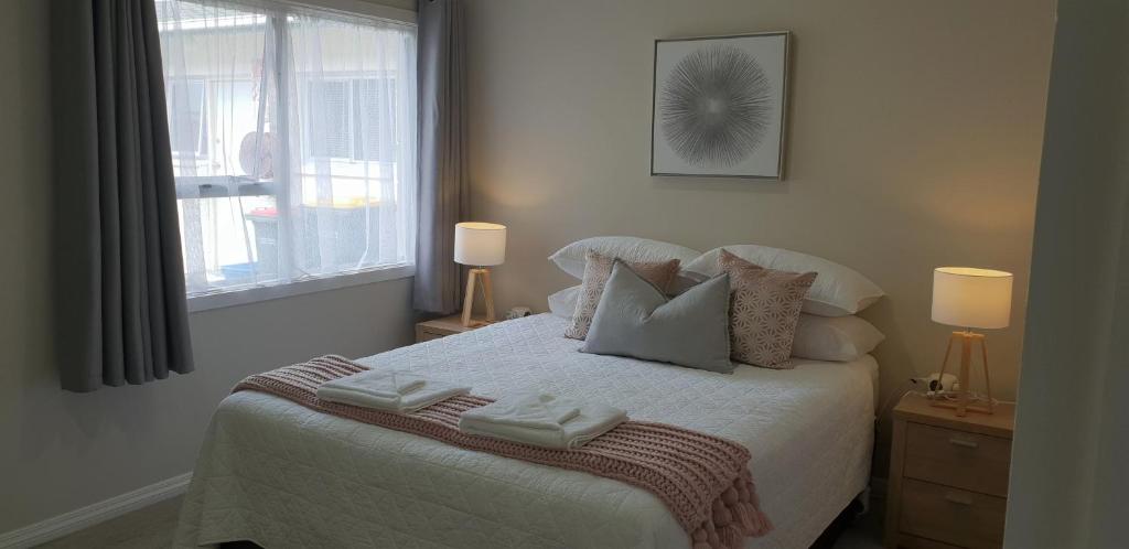 Rose Apartments Unit 6 Central Rotorua-Accommodation & Spa - Resim 2
