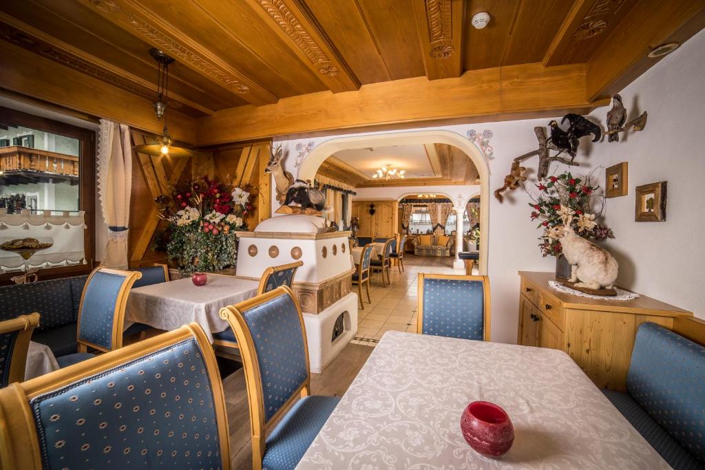 Posezení v ubytování Hotel Arnika