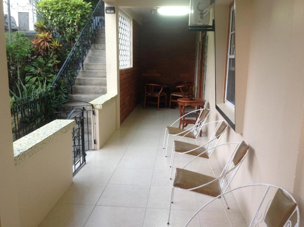 Mitchell's Guest House Saint George Parish photo 2
