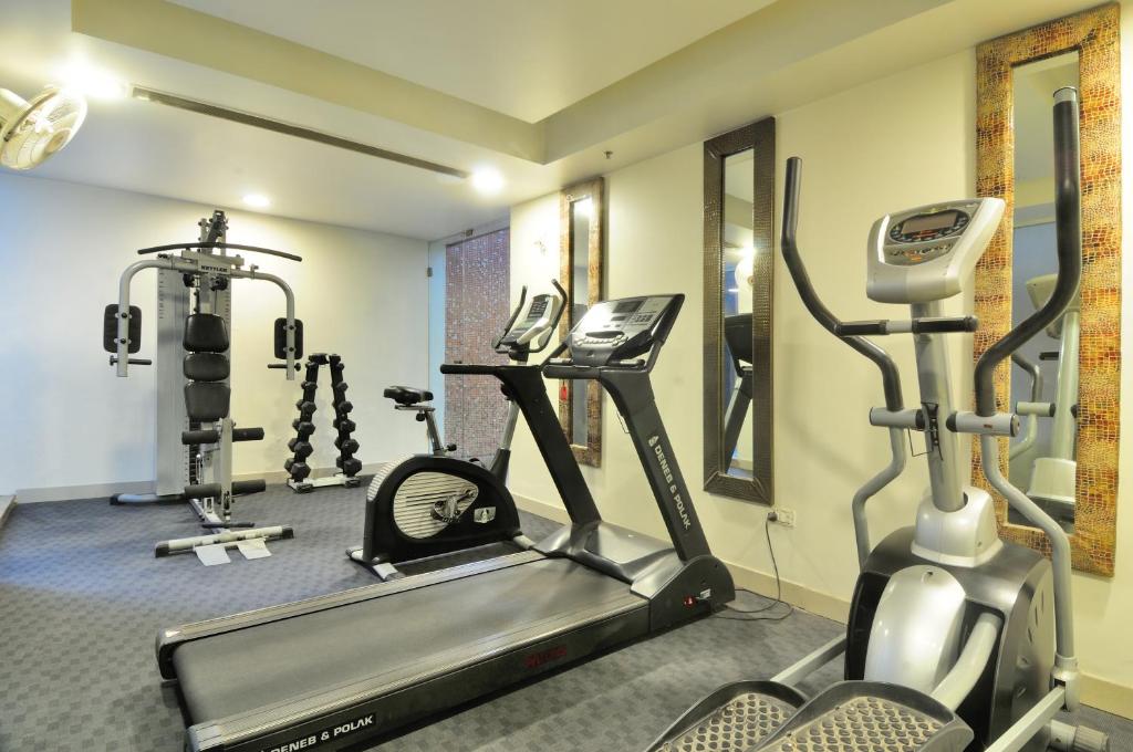 Fitness centrum a/nebo fitness zařízení v ubytování Hotel Aura - New Delhi Railway Station