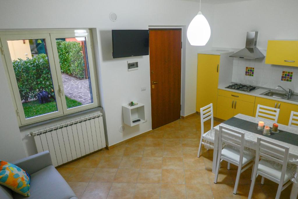 esiloM Aparthotel