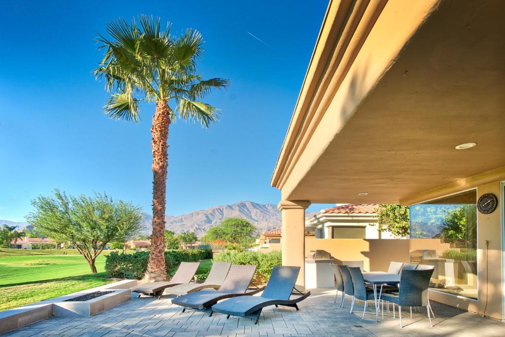 WOW VIEWS...WOW INTERIOR....WOW POOL....WOW EVERYTHING - Maison De Trois Chambres