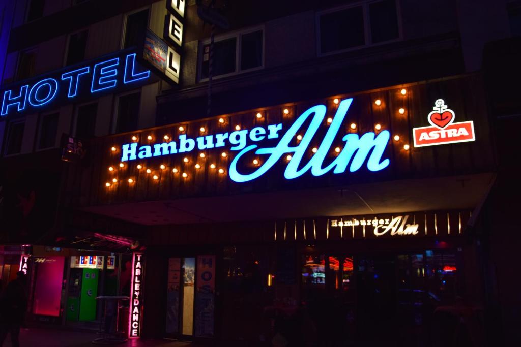 Hamburger Alm Hotel St. Pauli - Resim 15