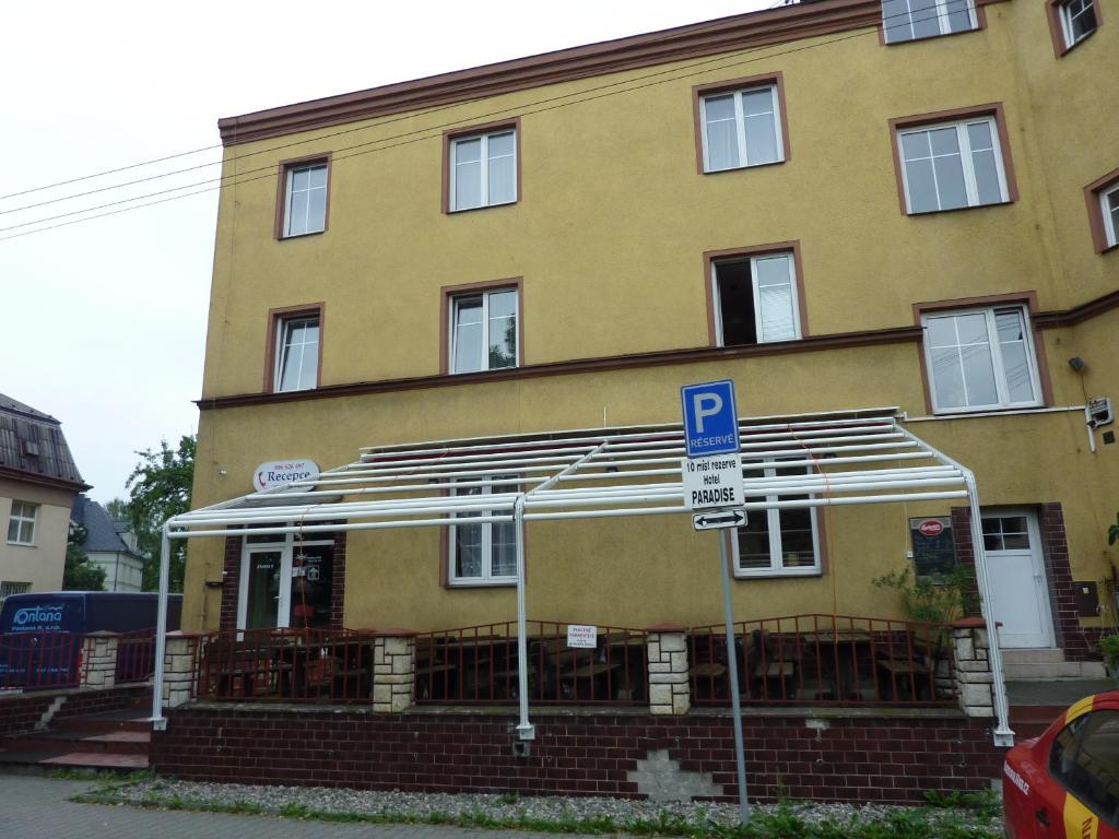 Budova, kde se hotel nachází