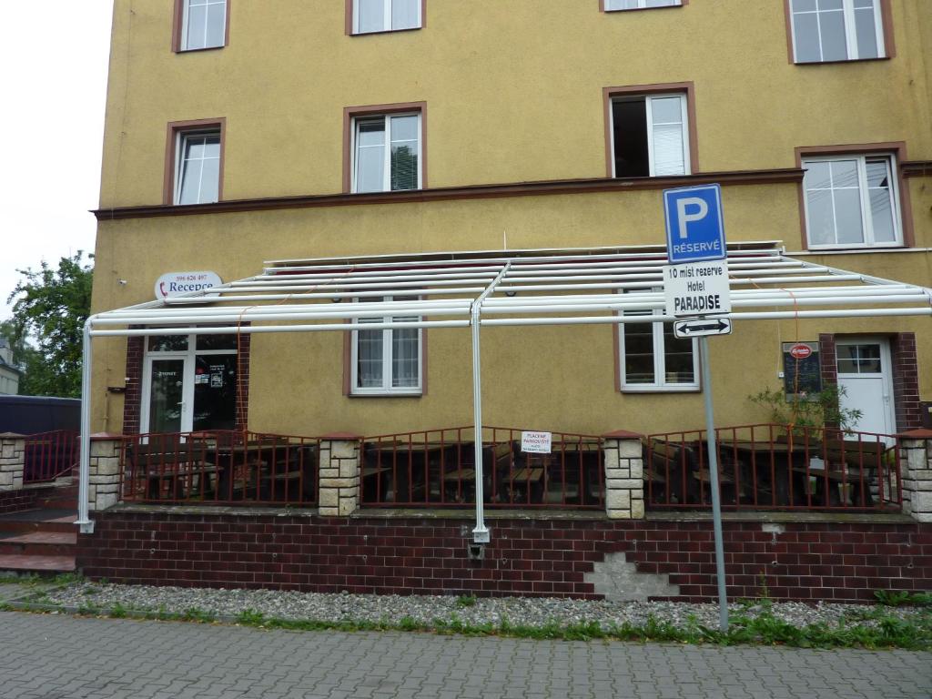 Budova, kde se hotel nachází