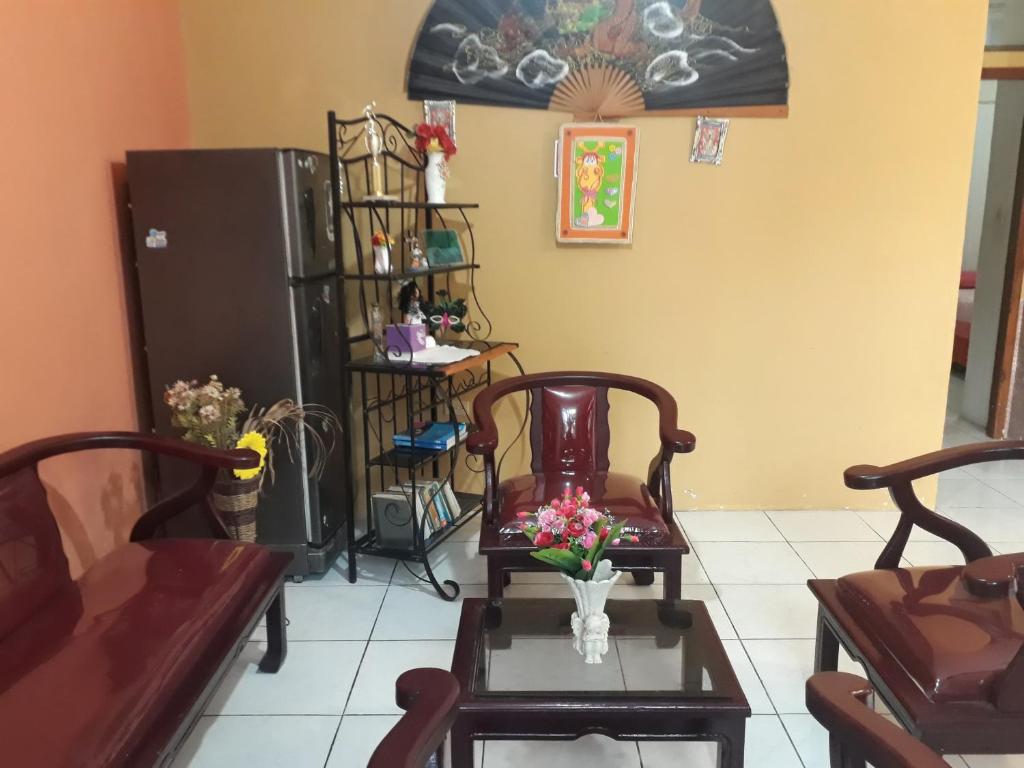 Posezení v ubytování Hostal Dorys Mar