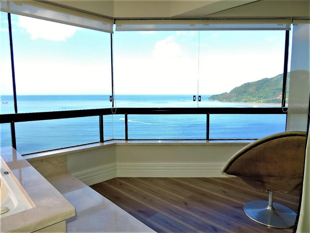  Cobertura duplex Balneario Camboriu