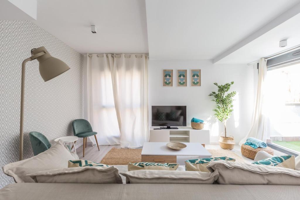 Μια τηλεόραση ή/και κέντρο ψυχαγωγίας στο Horoko Apartments by gaiarooms