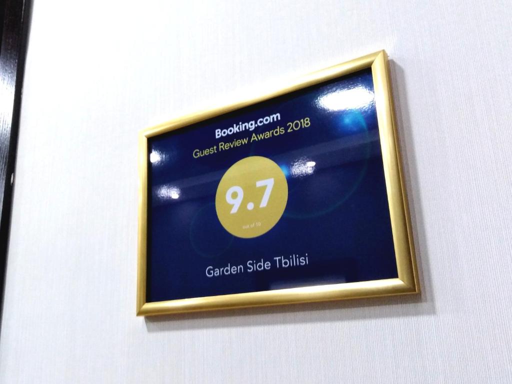 Certifikát, hodnocení, plakát nebo jiný dokument vystavený v ubytování Garden Side Tbilisi