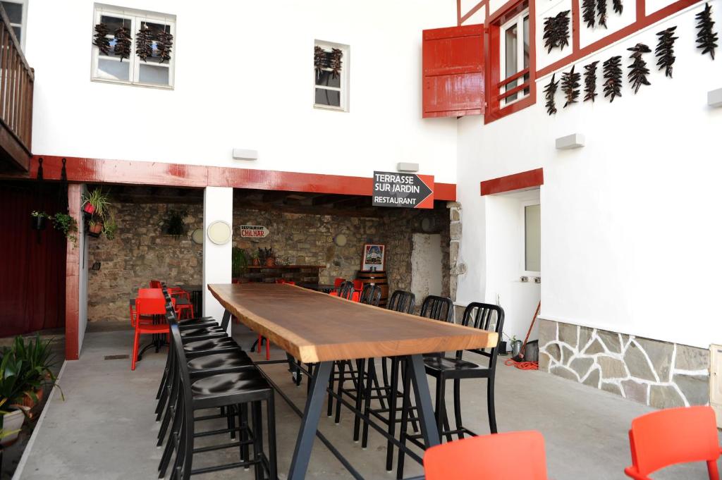 Restaurace v ubytování Hôtel Chilhar
