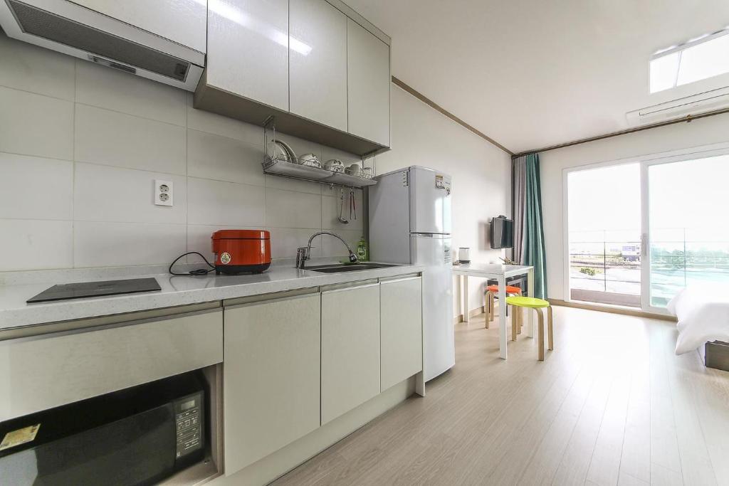 Jeju Soo Pension - Studio