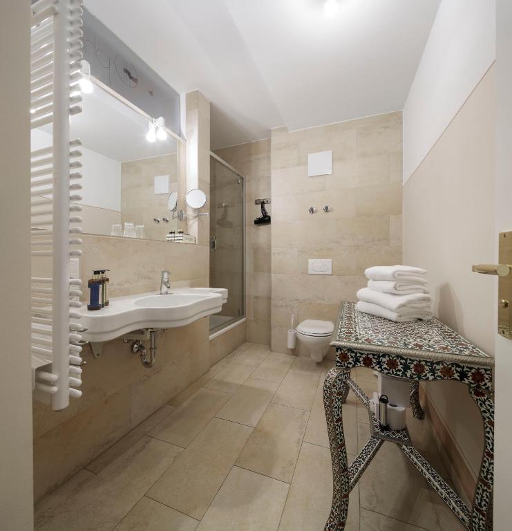 Koupelna v ubytování Hotel Orphée - Großes Haus