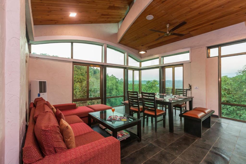 SaffronStays Bellini, Karjat - Three-Bedroom Villa