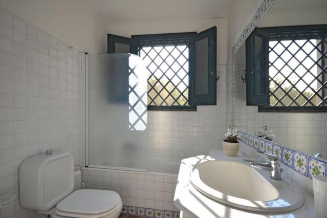 A bathroom at Borgo degli Aranci