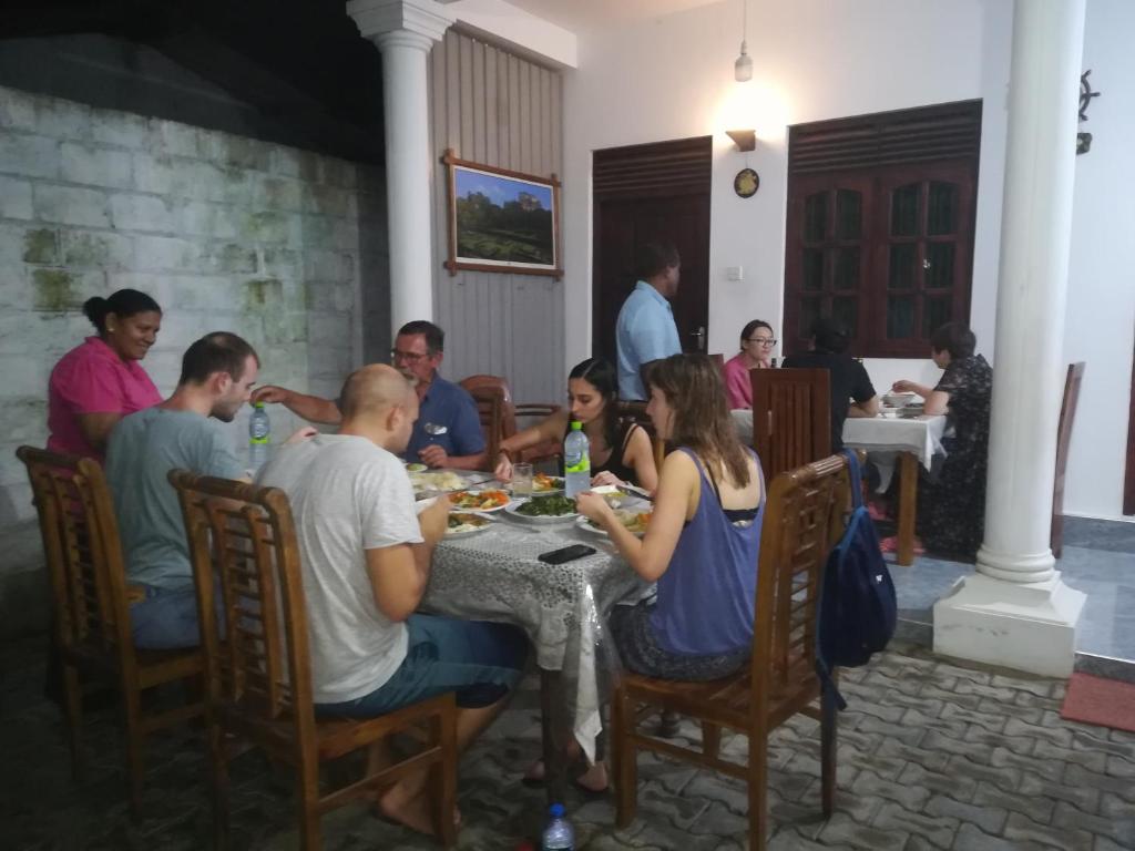 Hosté ubytování Radha Tourist Home
