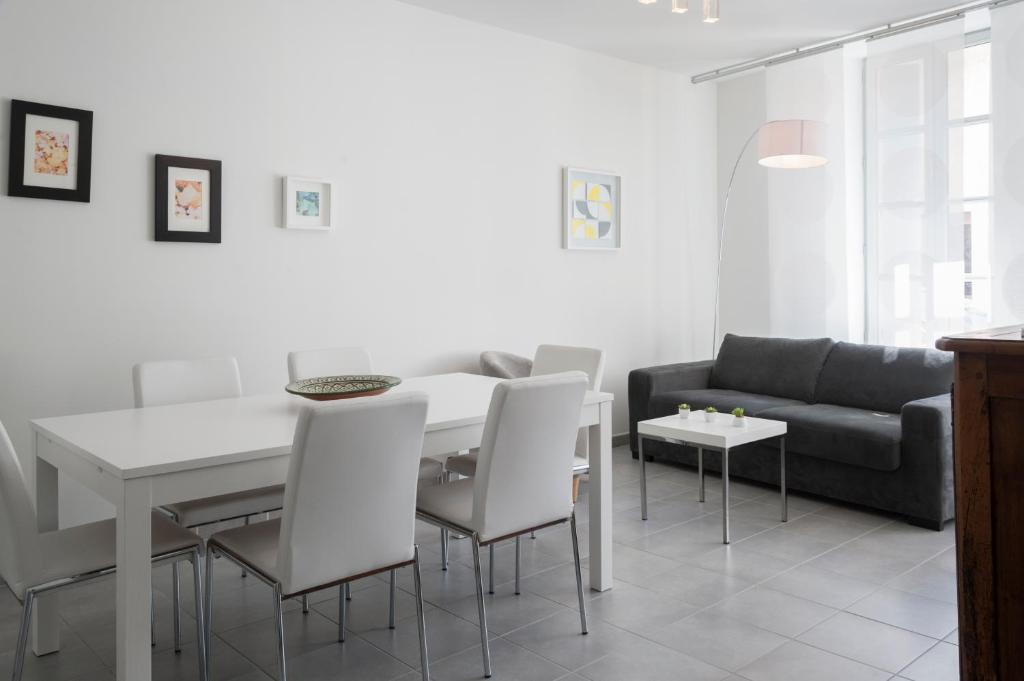 Maison Borrel - Three-Bedroom Apartment