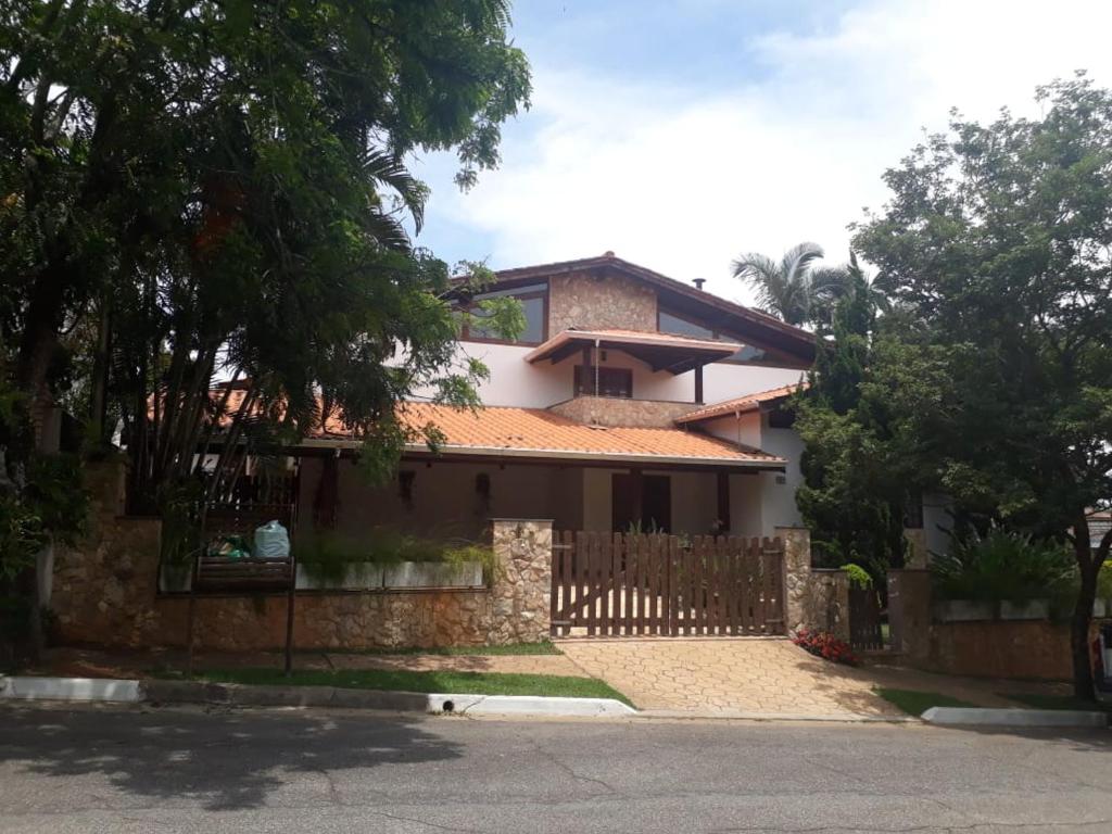  Casa condomínio fechado alto padrão em Atibaia