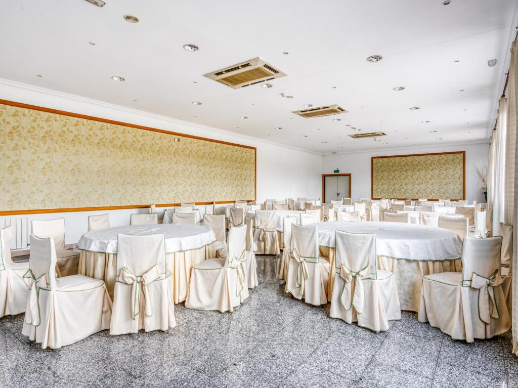 Restaurace v ubytování Emperatriz III