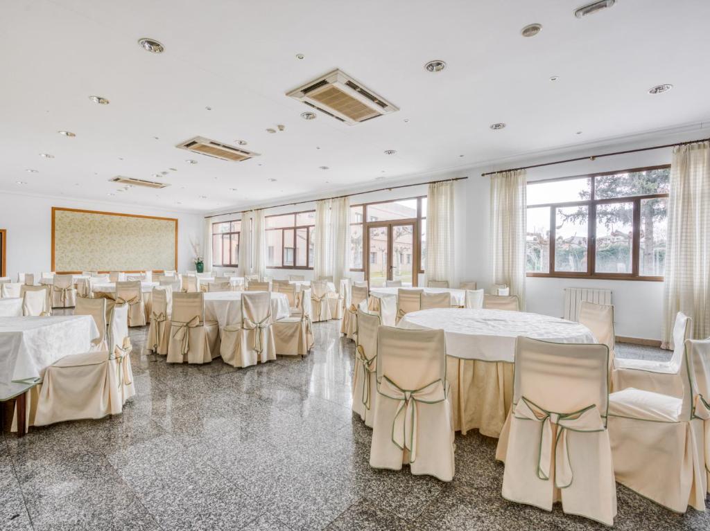 Restaurace v ubytování Emperatriz III