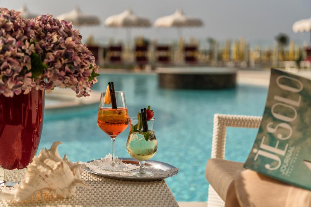 Bazén v ubytování Baia del Mar Beach Boutique Hotel nebo v jeho okolí