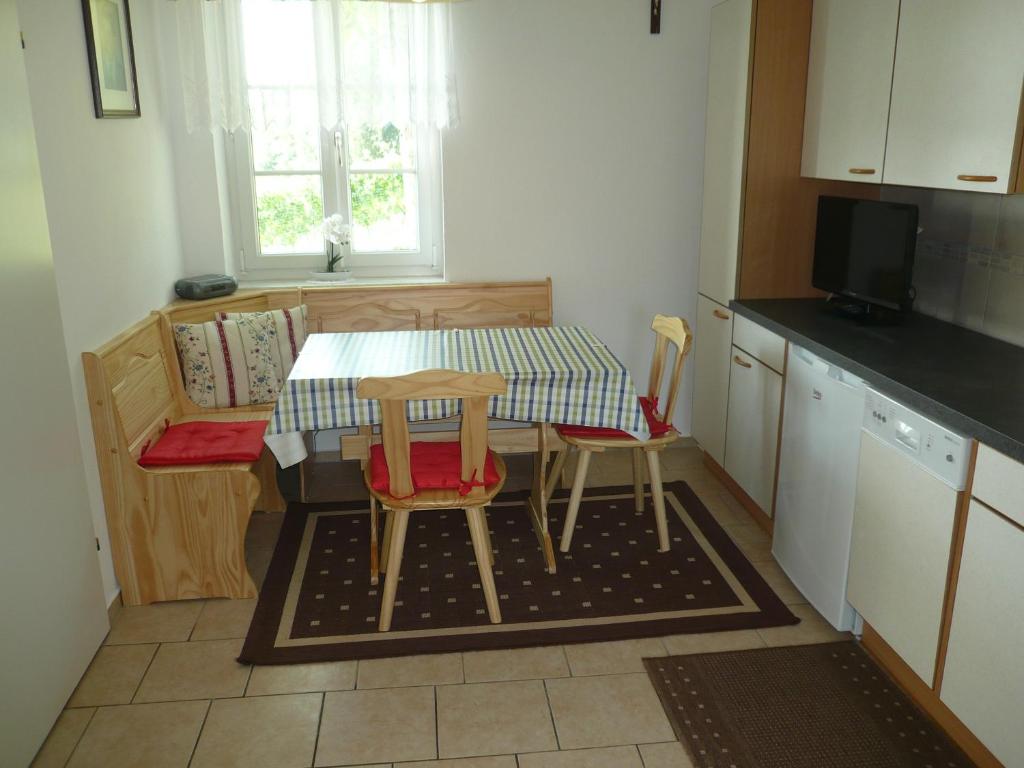 Kuchyň nebo kuchyňský kout v ubytování Weinbergstöckl Gombotz