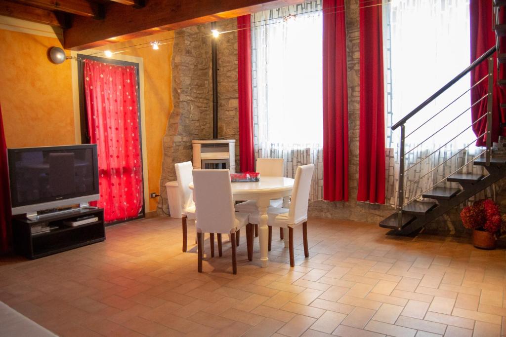 L'Angolo Di Verlano - Studio (3 Adultos) - Nivel Dividido